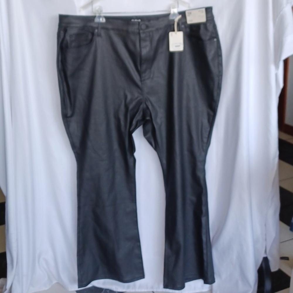 A.n.a Women's High Rise Flare Dark Rinse Denim BLACK SZ 26 NWT, 31" Inseam